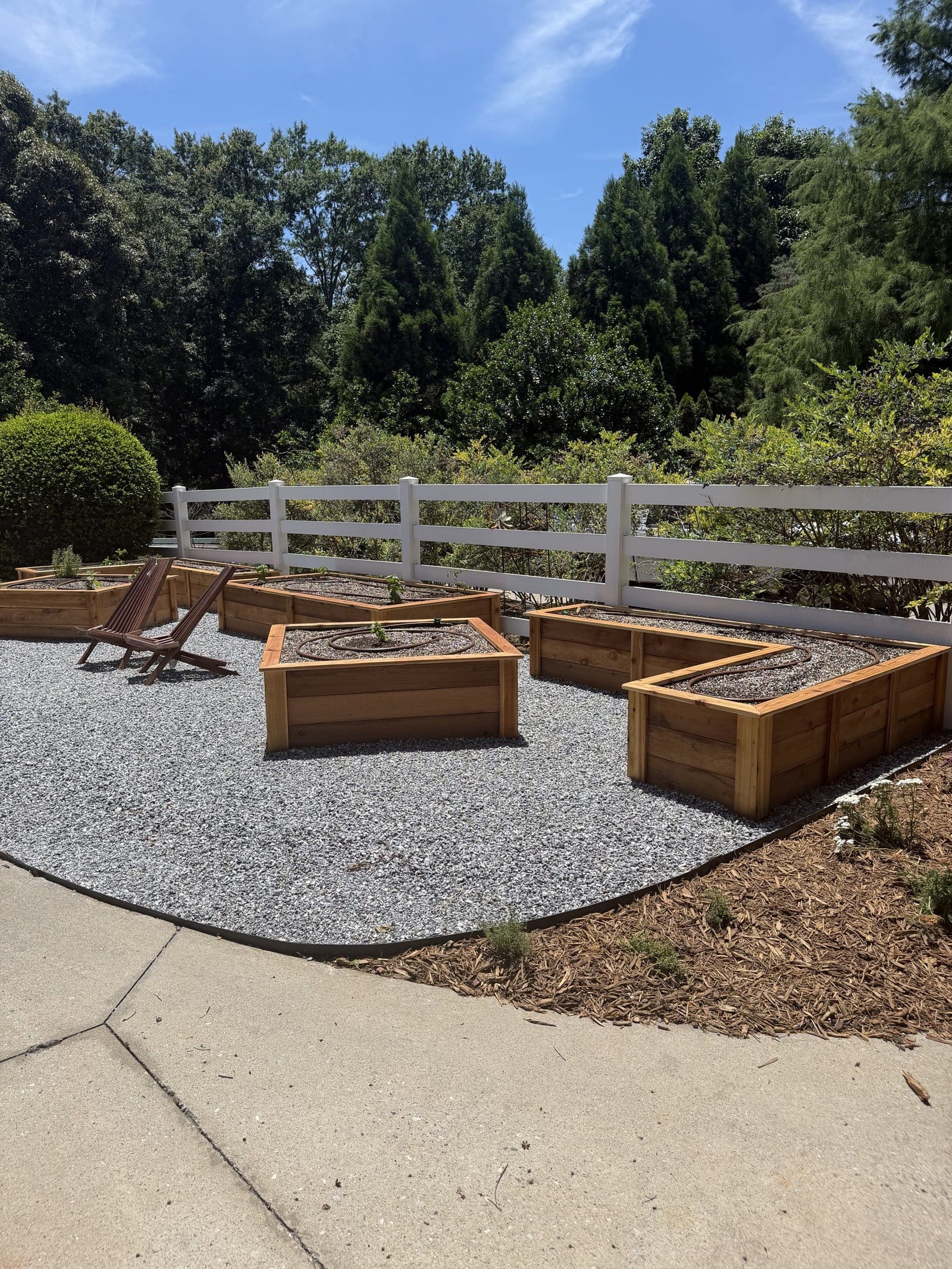 Close view along the angular beds